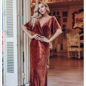 AvaDress Vintage Velvet Dress